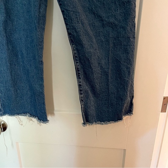 Levi's Ribcage Straight Cropped Frayed Hem Jeans - Picture 3 of 6